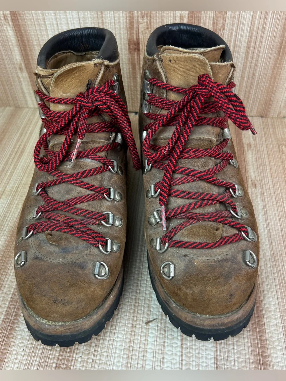 VINTAGE Dexter Mountaineer Hiking Boots Men's Sz 7 M Brown Suede Leather Vibram